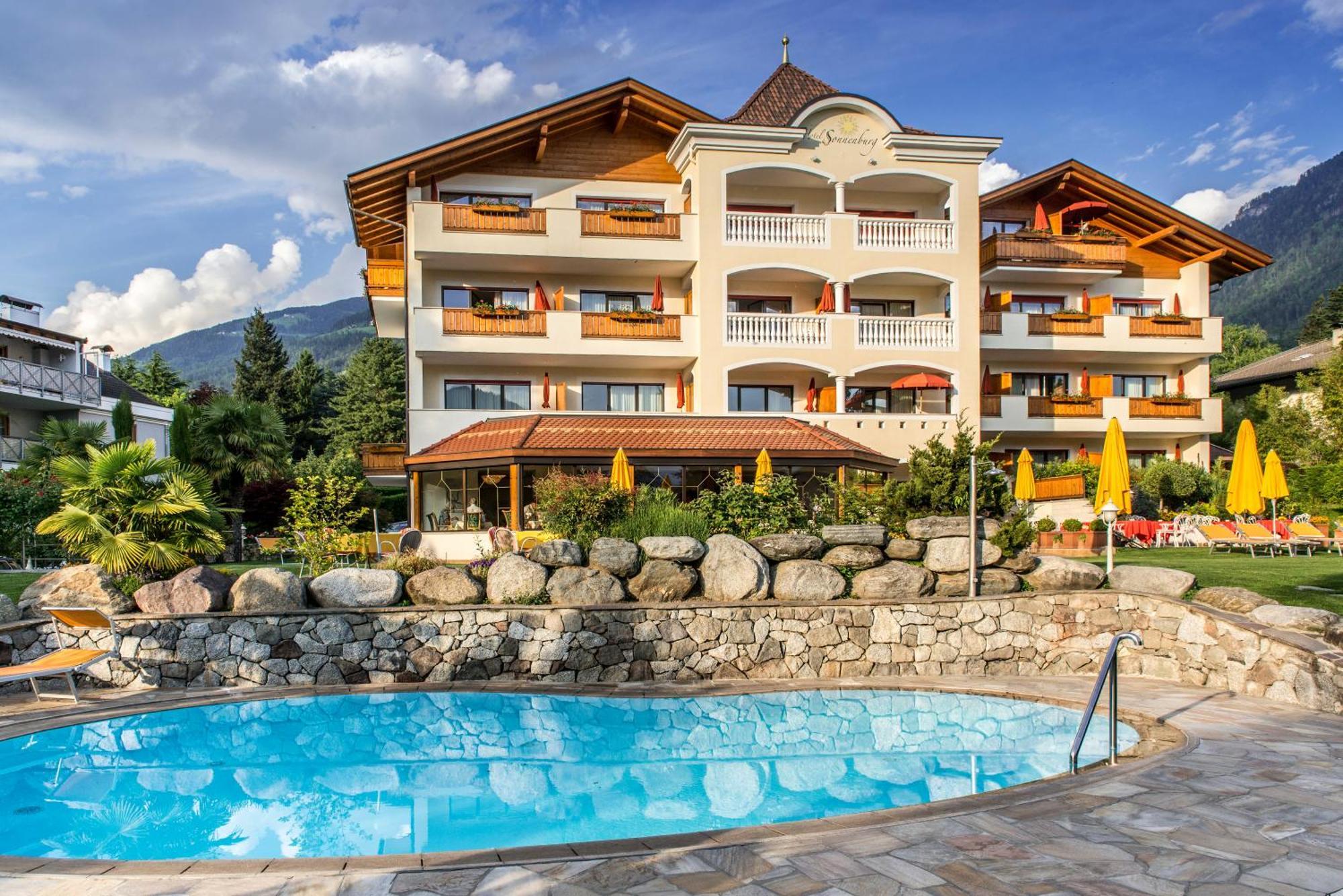 Hotel Sonnenburg Merano Exterior foto