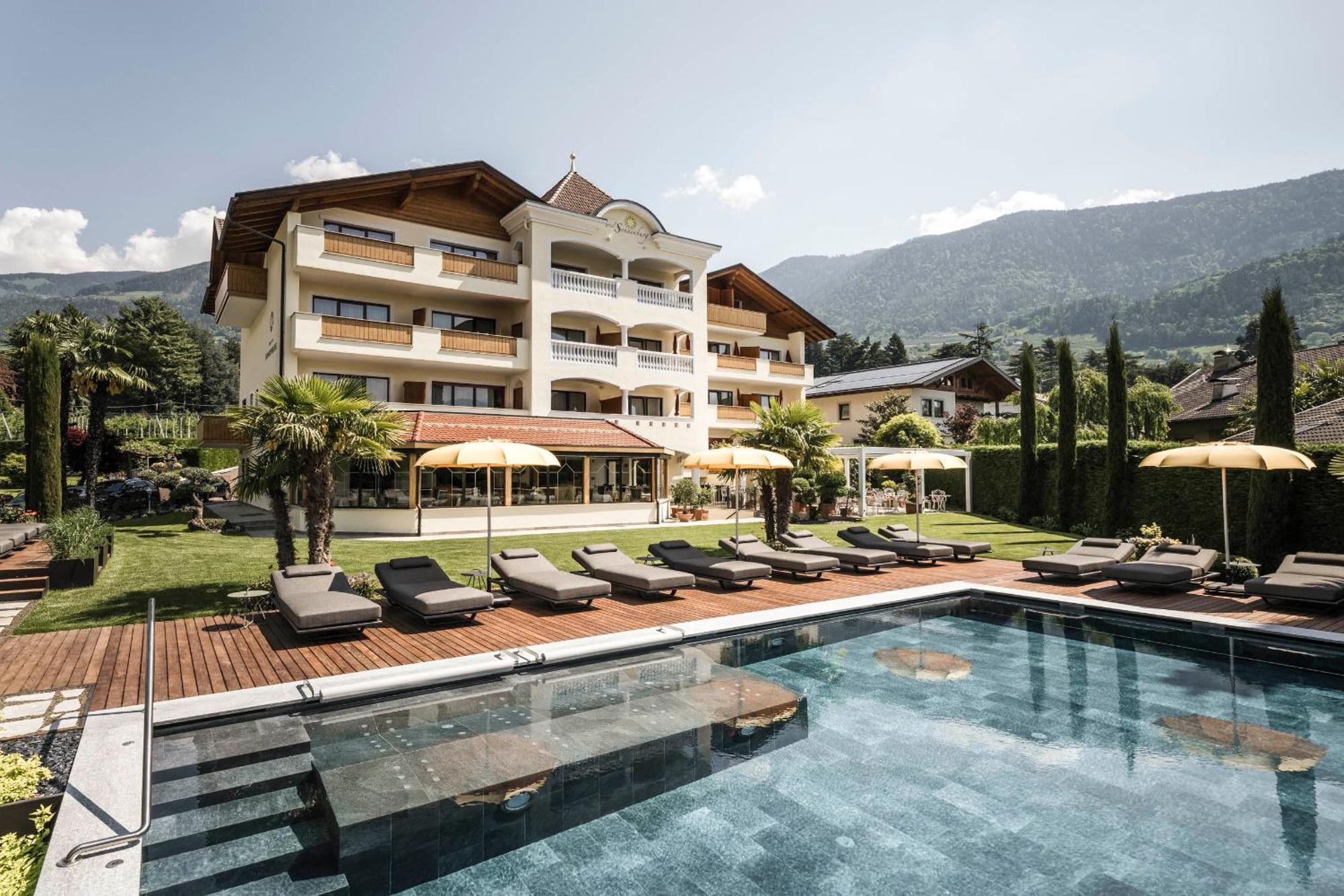 Hotel Sonnenburg Merano Exterior foto