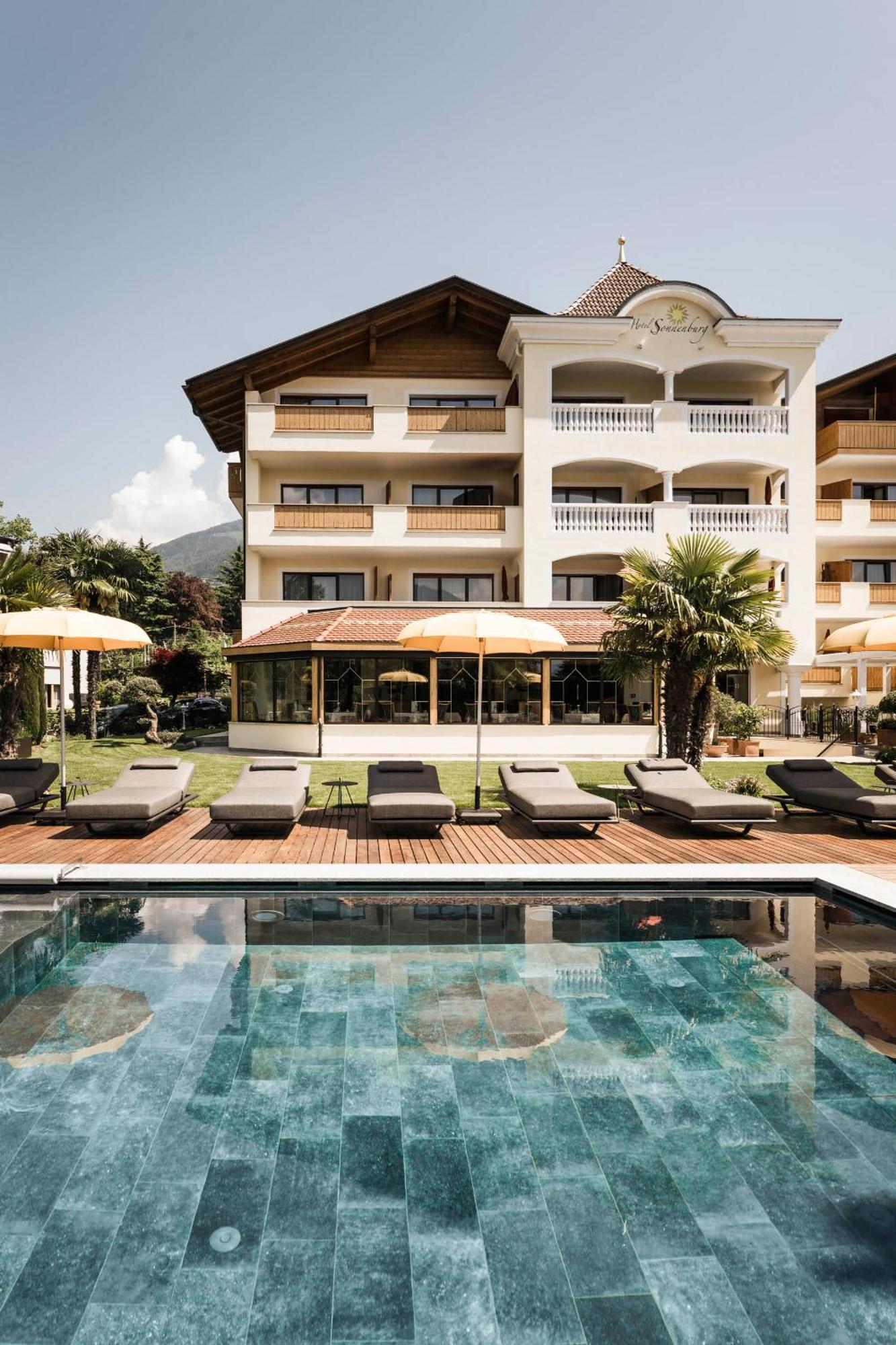 Hotel Sonnenburg Merano Exterior foto