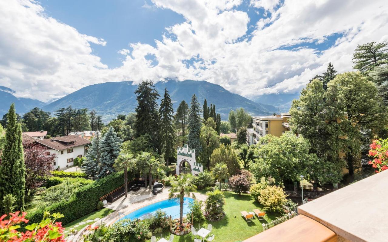 Hotel Sonnenburg Merano Exterior foto